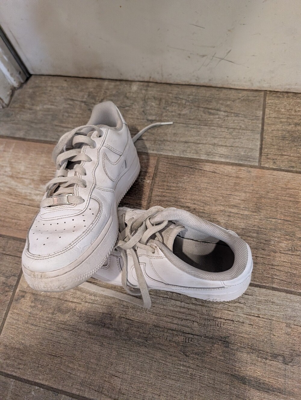 White Nike Air Force 1 Low Sneakers